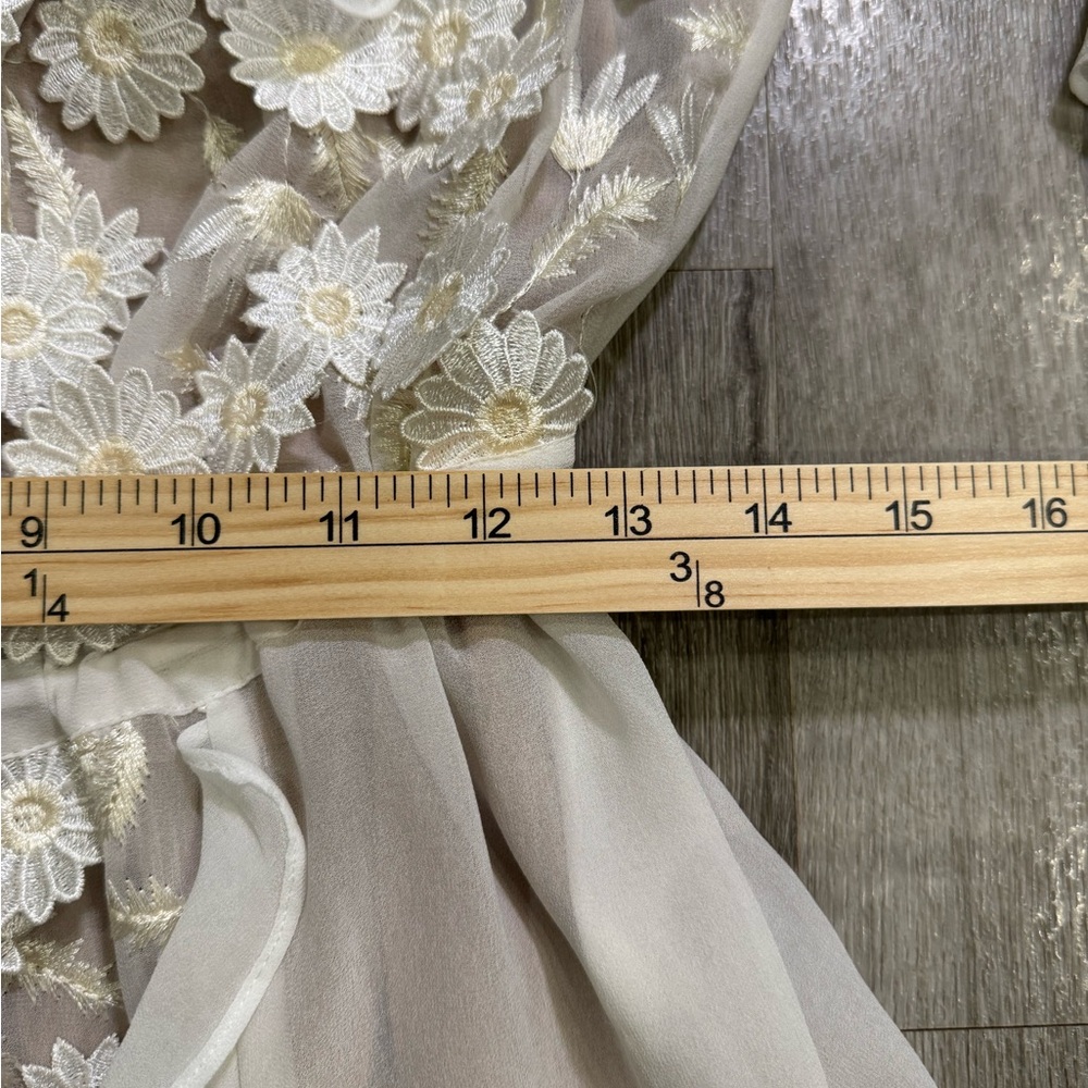 For Love & Lemons Mini Dress Women Size XS Ivory Daisy Ruffle Off Shoulder - Picture 10 of 14